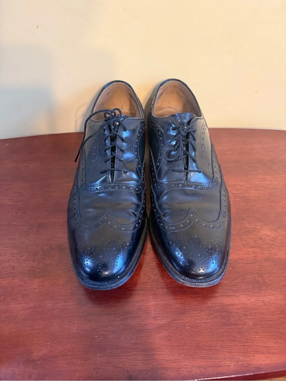 Johnston & Murphy Black Wingtip Leather Men’s Shoes 10.5